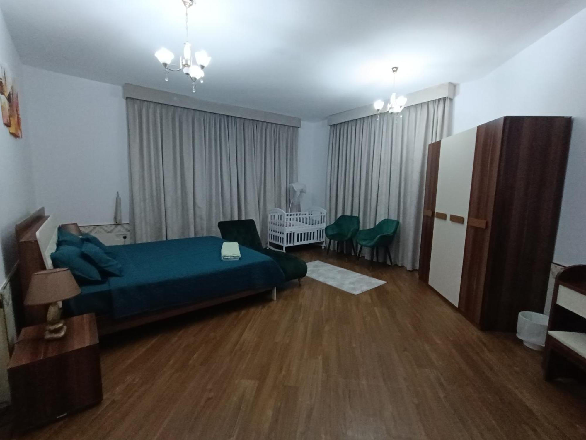 شقة كبيرة وفخمة Large And Luxury Two Bedroom Аджман Экстерьер фото