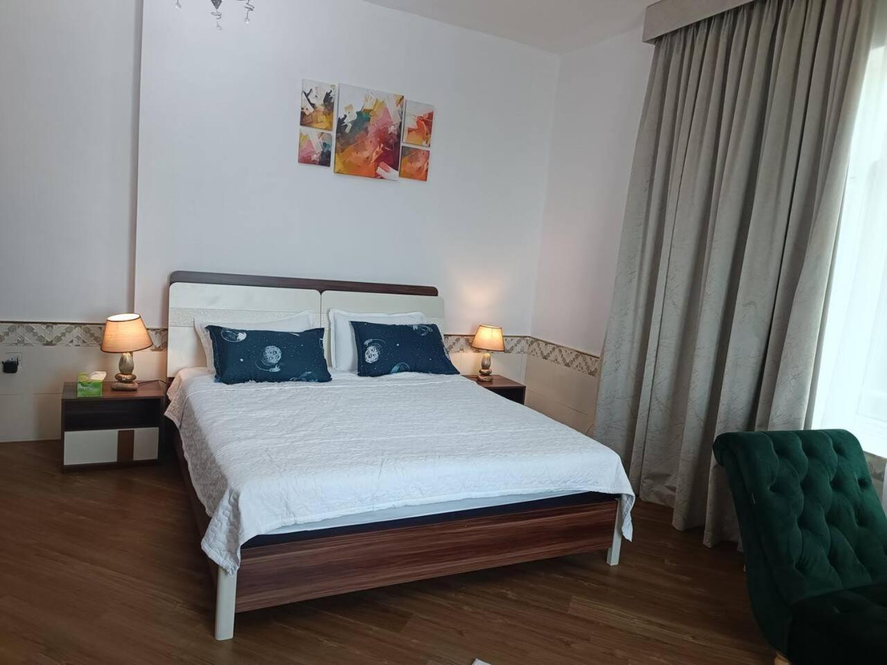 شقة كبيرة وفخمة Large And Luxury Two Bedroom Аджман Экстерьер фото